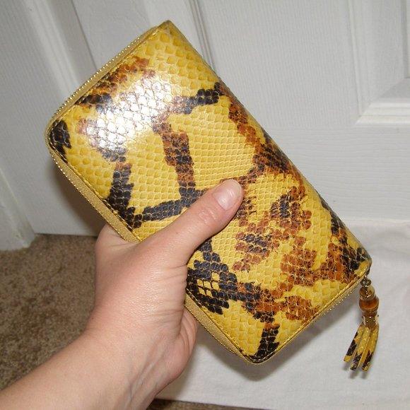 RARE Authentic Gucci Yellow python leather zippy wallet with bamboo tass… - Picture 15 of 16